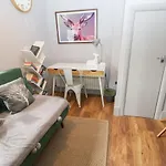 9 Victoria Road *